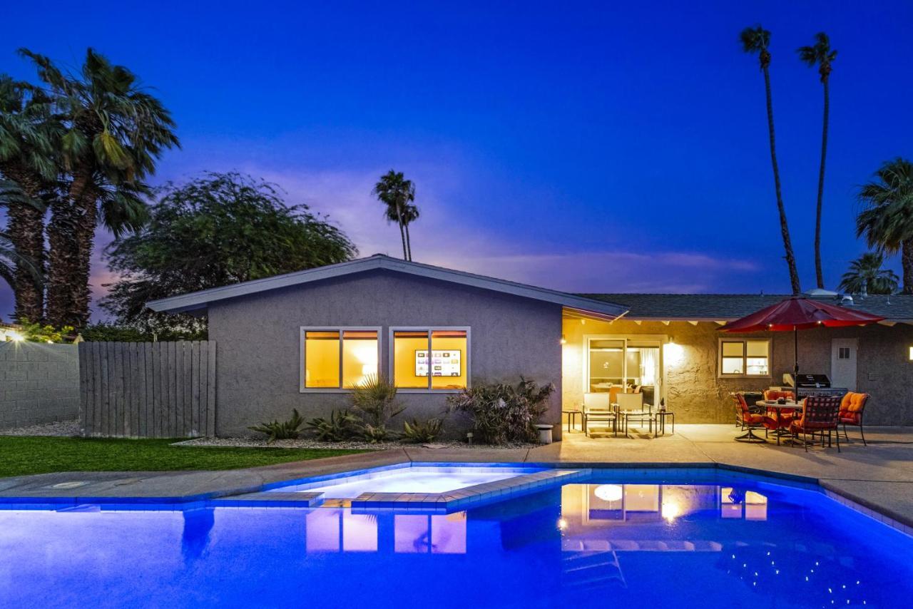 Villa Sunrise Park Oasis à Palm Springs Extérieur photo